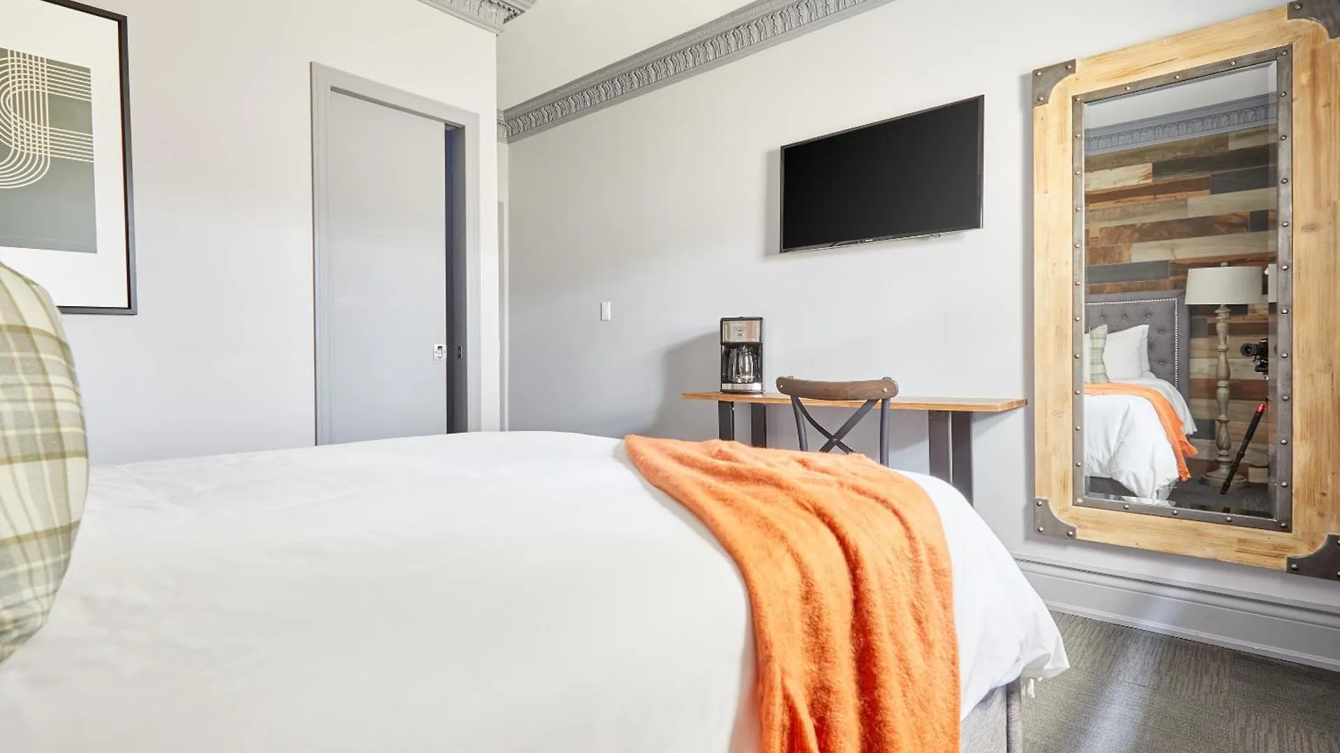 ***  La Tumu Boutique Hotel Toronto Canada