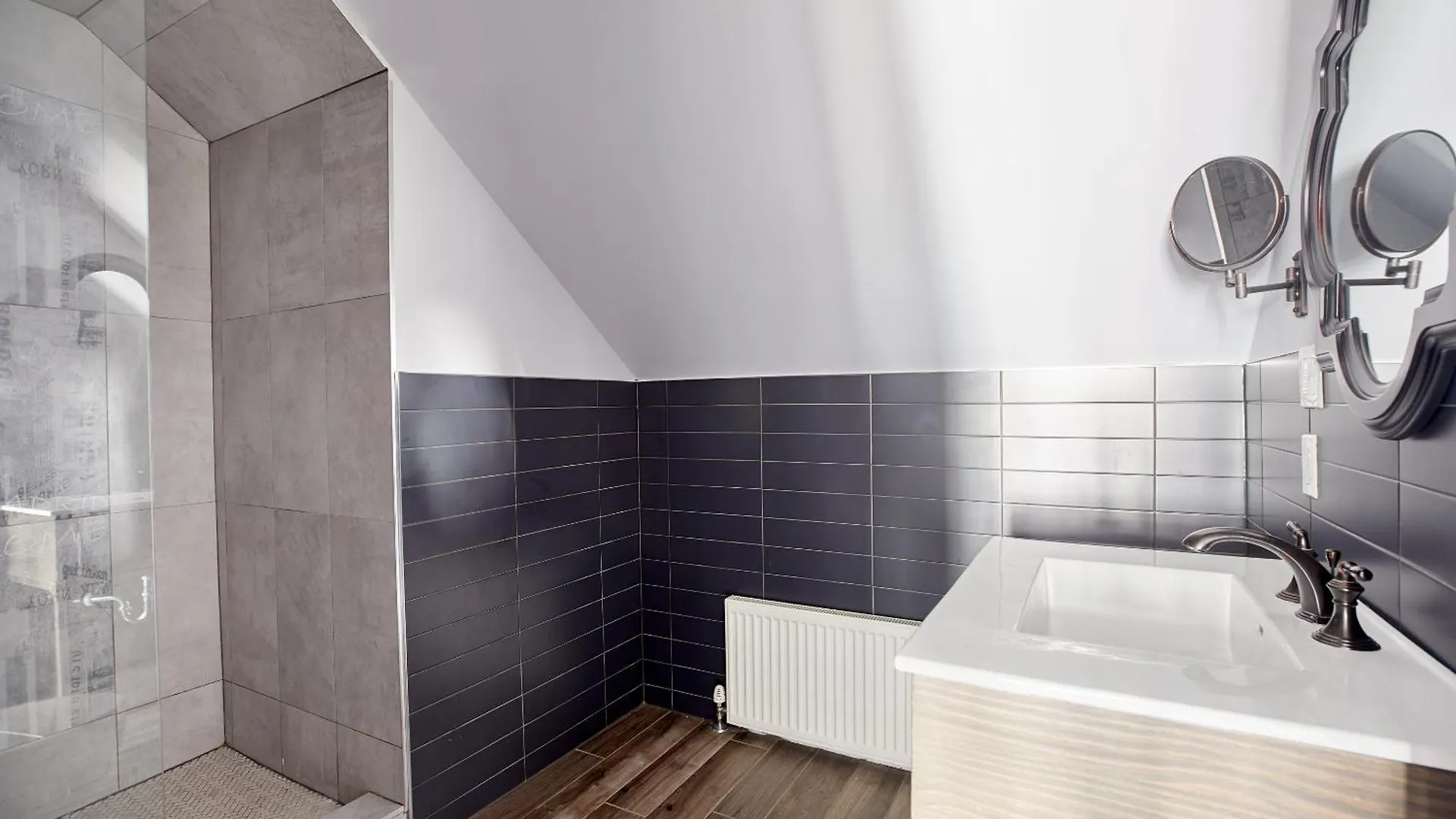 La Tumu Boutique Hotel Toronto