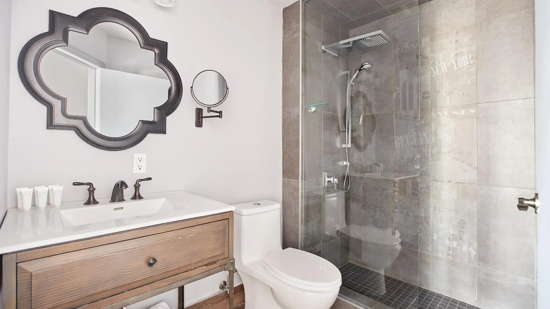 ***  La Tumu Boutique Hotel Toronto Canada