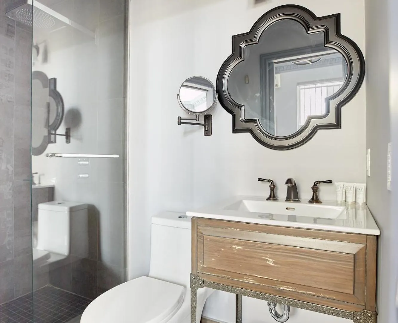 La Tumu Boutique Hotel Toronto