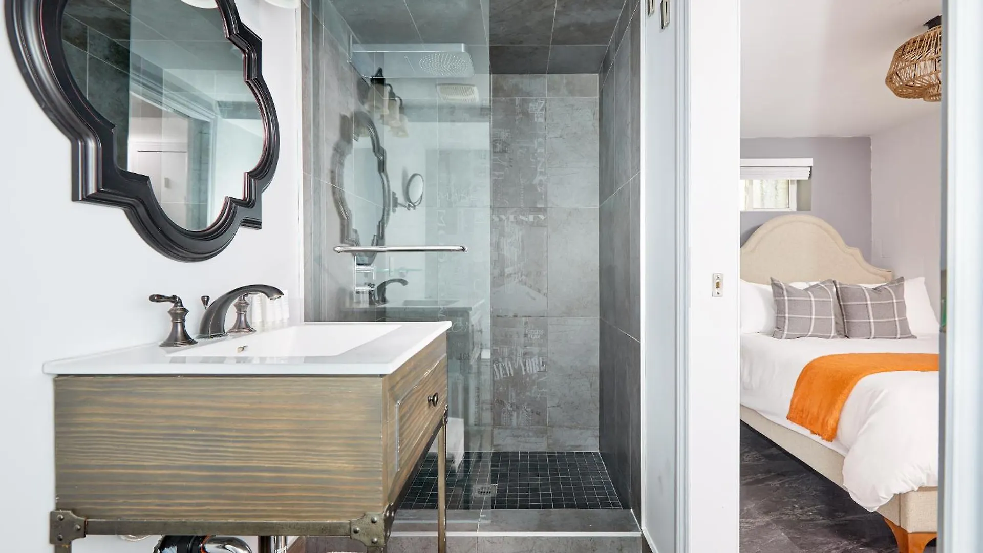 La Tumu Boutique Hotel Toronto