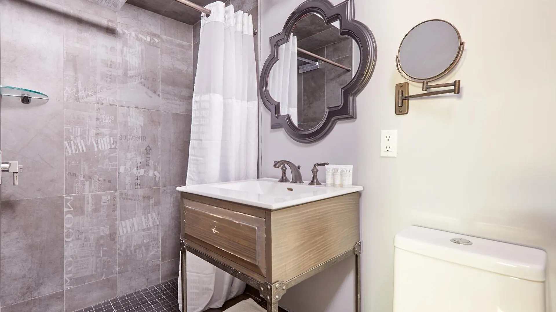 ***  La Tumu Boutique Hotel Toronto Canada